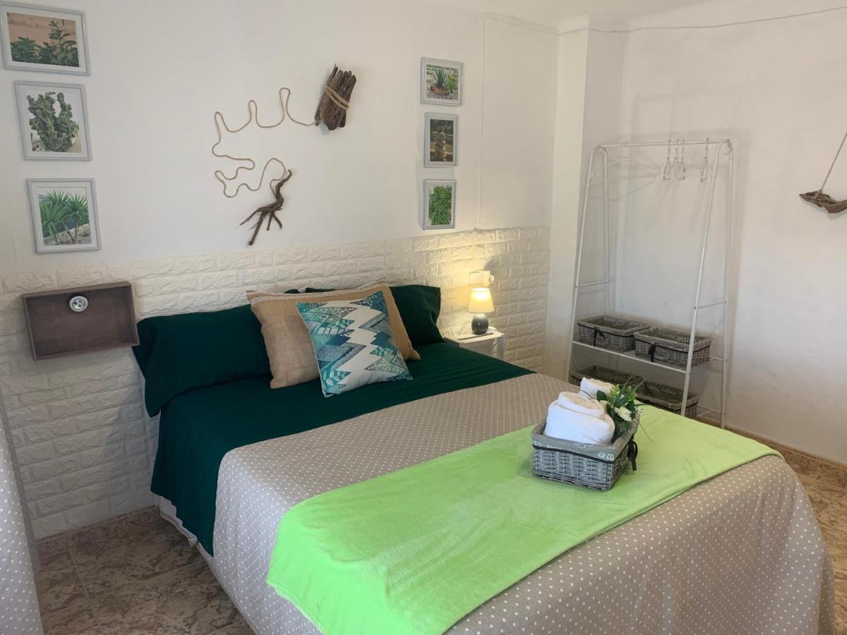 Casa Enric , Con Zona Infantil, Piscina Y Parking Privado Pensionat Deltebre Exteriör bild