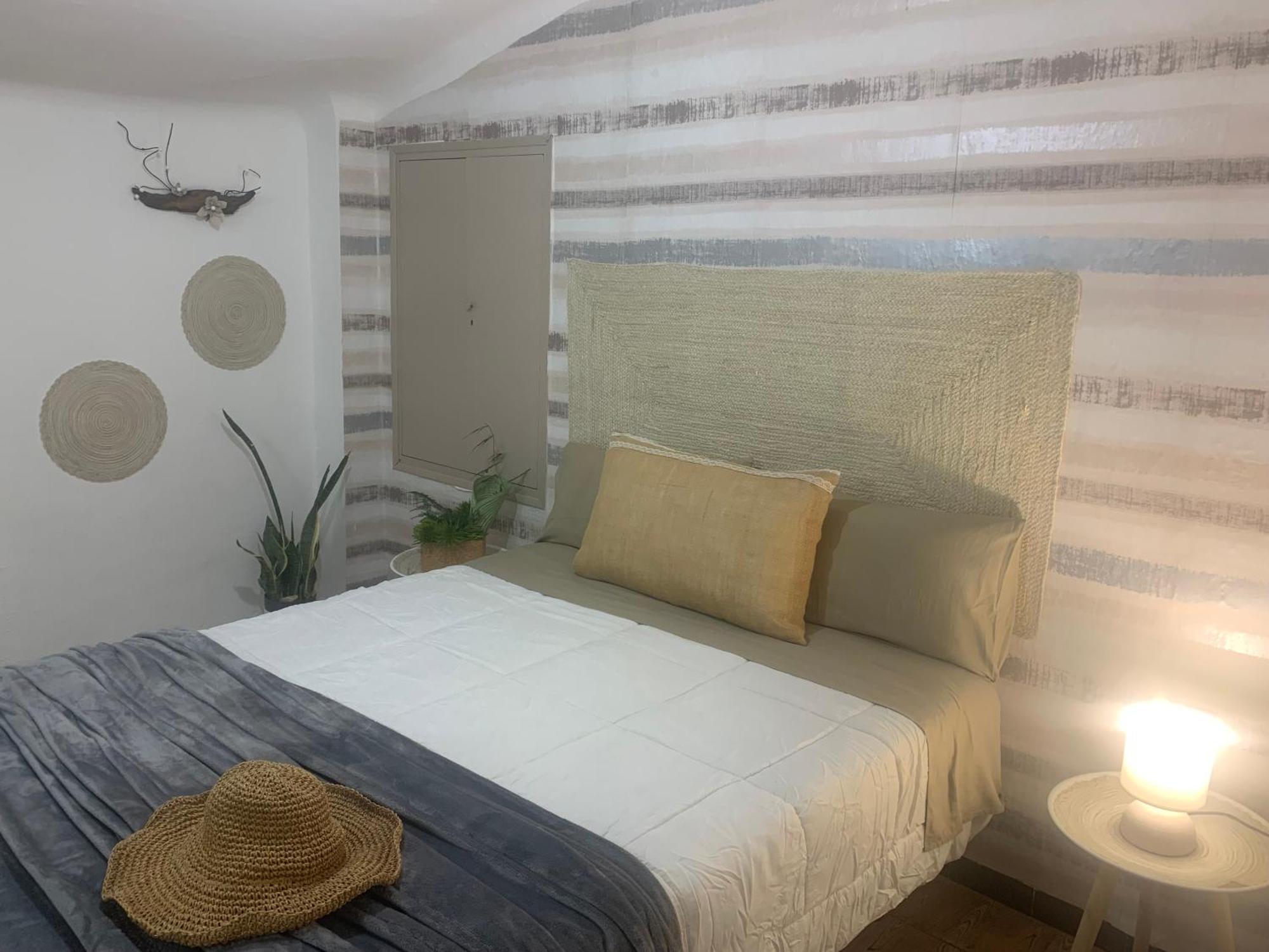 Casa Enric , Con Zona Infantil, Piscina Y Parking Privado Pensionat Deltebre Exteriör bild