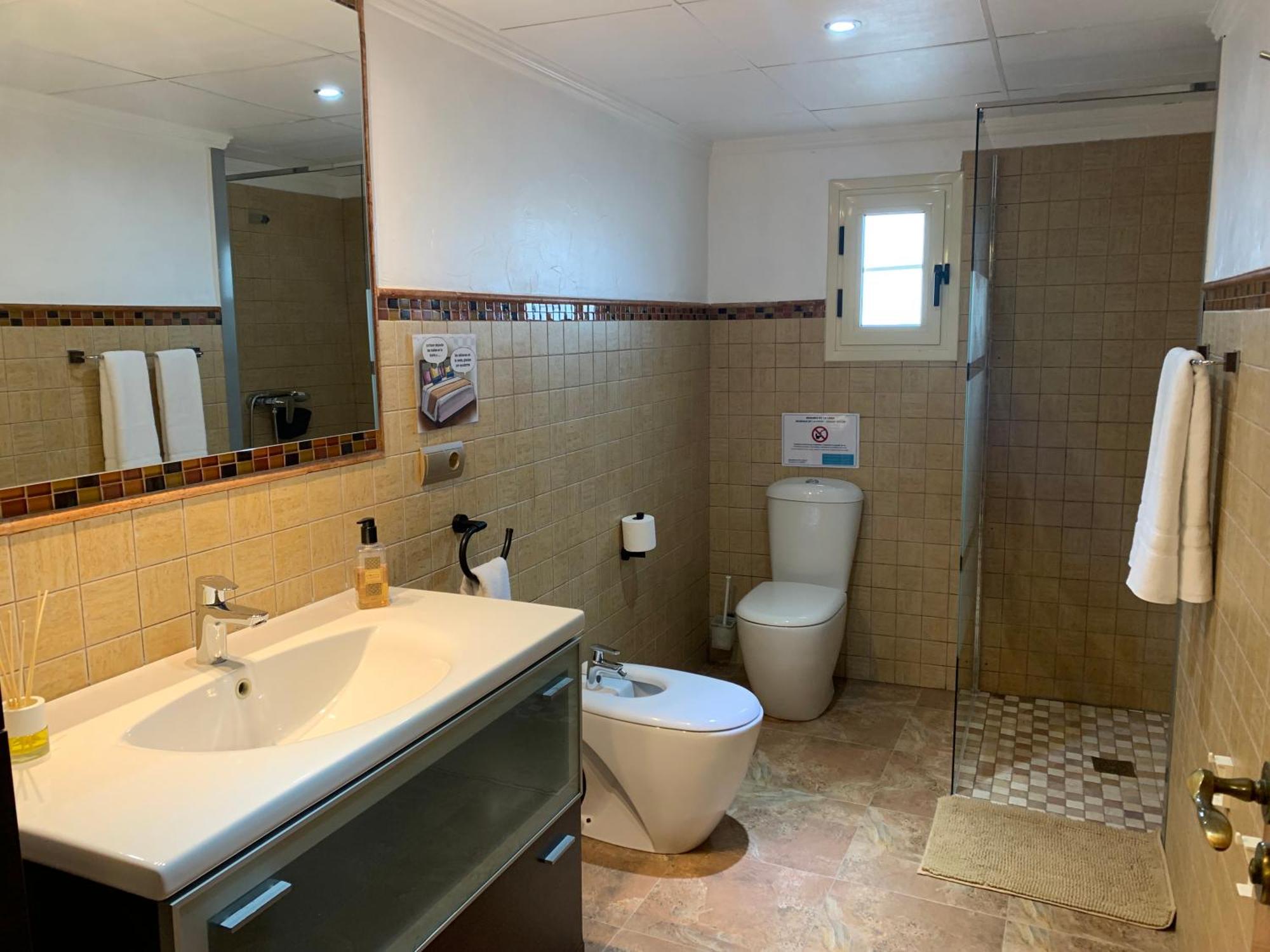 Casa Enric , Con Zona Infantil, Piscina Y Parking Privado Pensionat Deltebre Exteriör bild