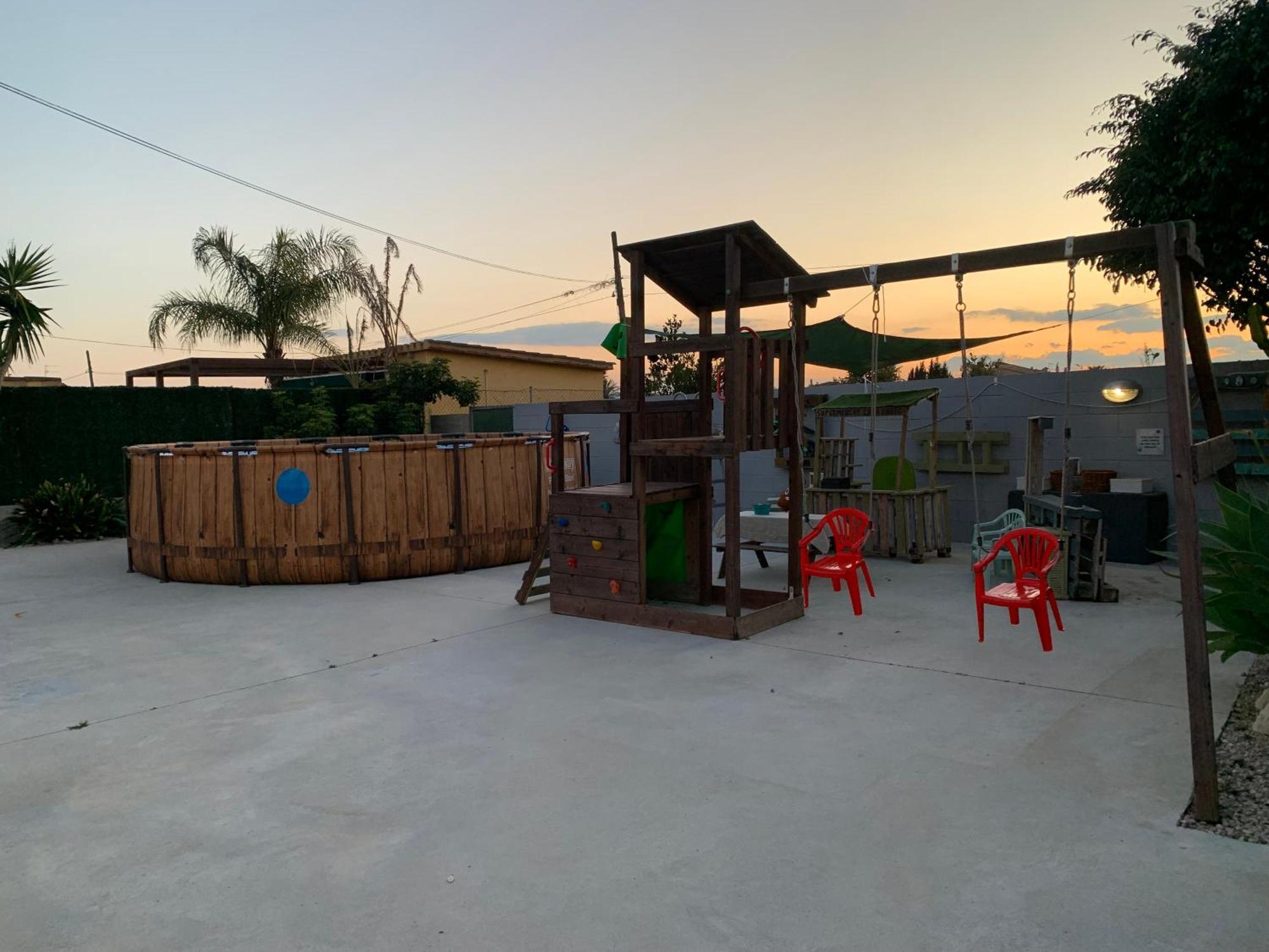 Casa Enric , Con Zona Infantil, Piscina Y Parking Privado Pensionat Deltebre Exteriör bild